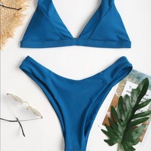 Plunge high leg bikini 👙